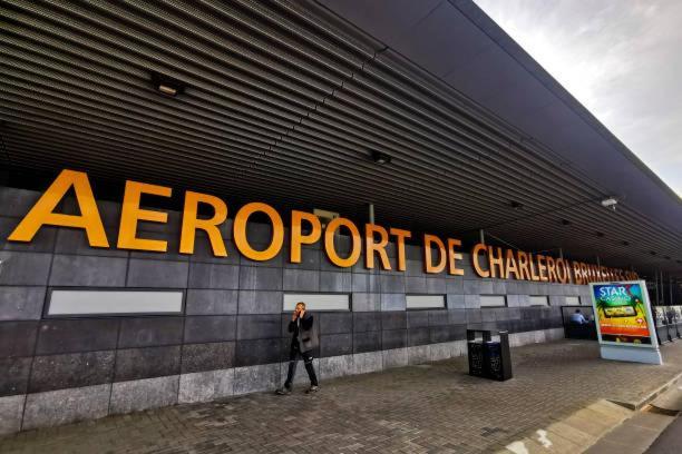 Apartmán Station 64 A4 Charleroi-Airport Exteriér fotografie